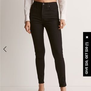 Madewell 9” High rise skinny jeans in Black